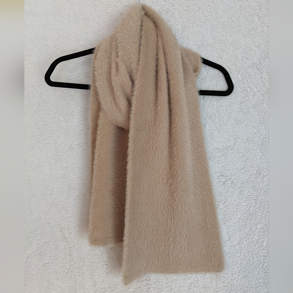 Melanie Lyne Tan Fluffy Scarf, Soft and Warm, New without tags